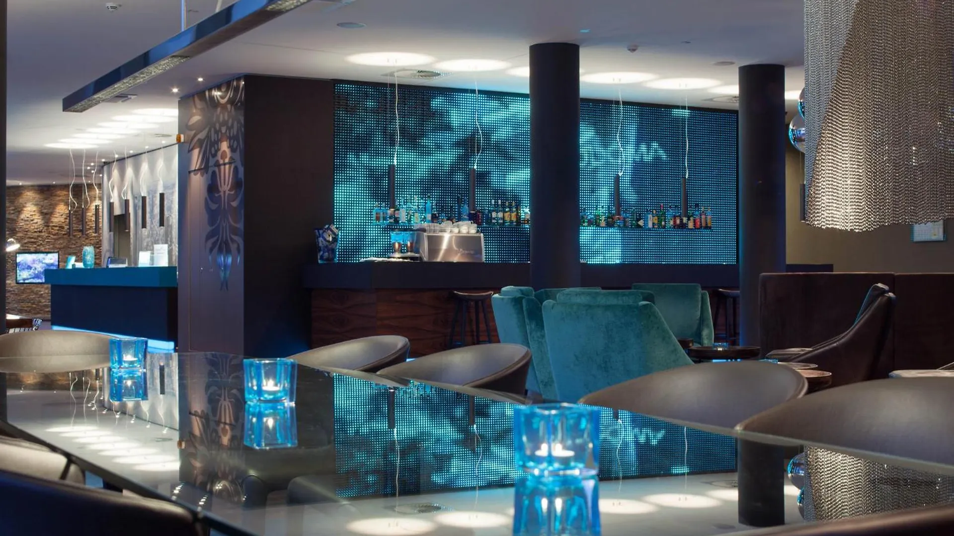 Motel One Frankfurt Messe contacts