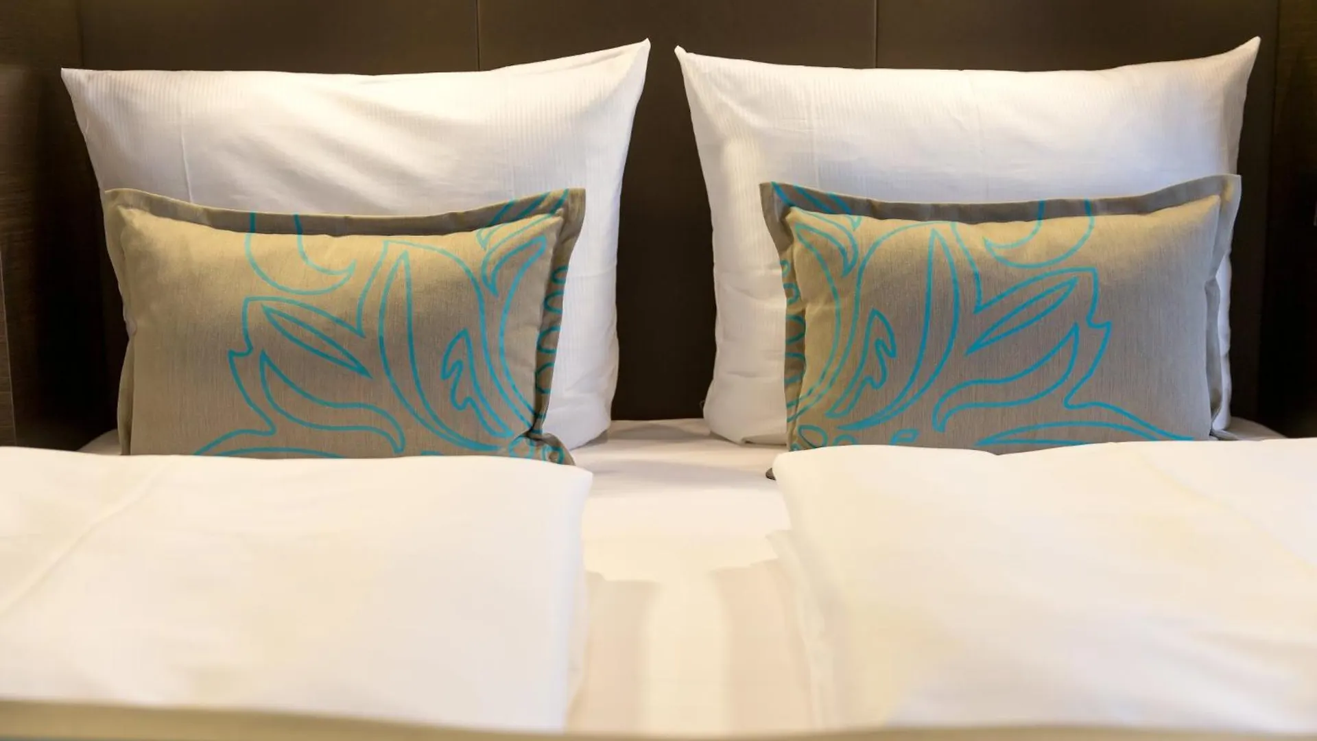 Motel One Frankfurt Messe Frankfurt am Main 3*,